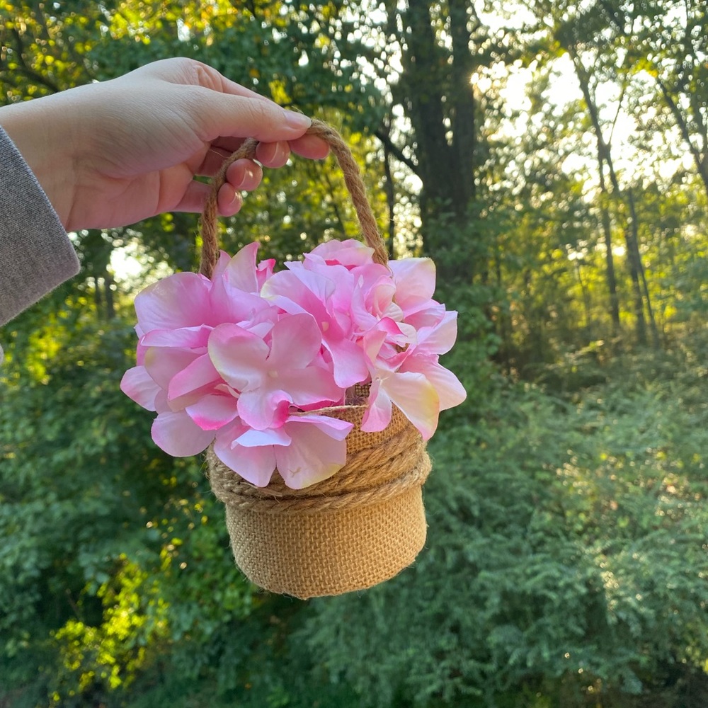 Pink flower decor - Picture 2 of 5